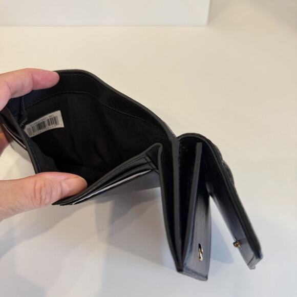 MARC JACOBS S129L01FA21 THE GLAM SHOT MEDIUM TRIFOLD IN BLACK - Picture 8 of 12